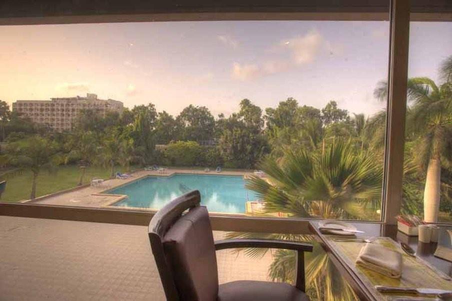 Avari Towers Karachi Bekvämligheter bild The pool at the Taj Bengal