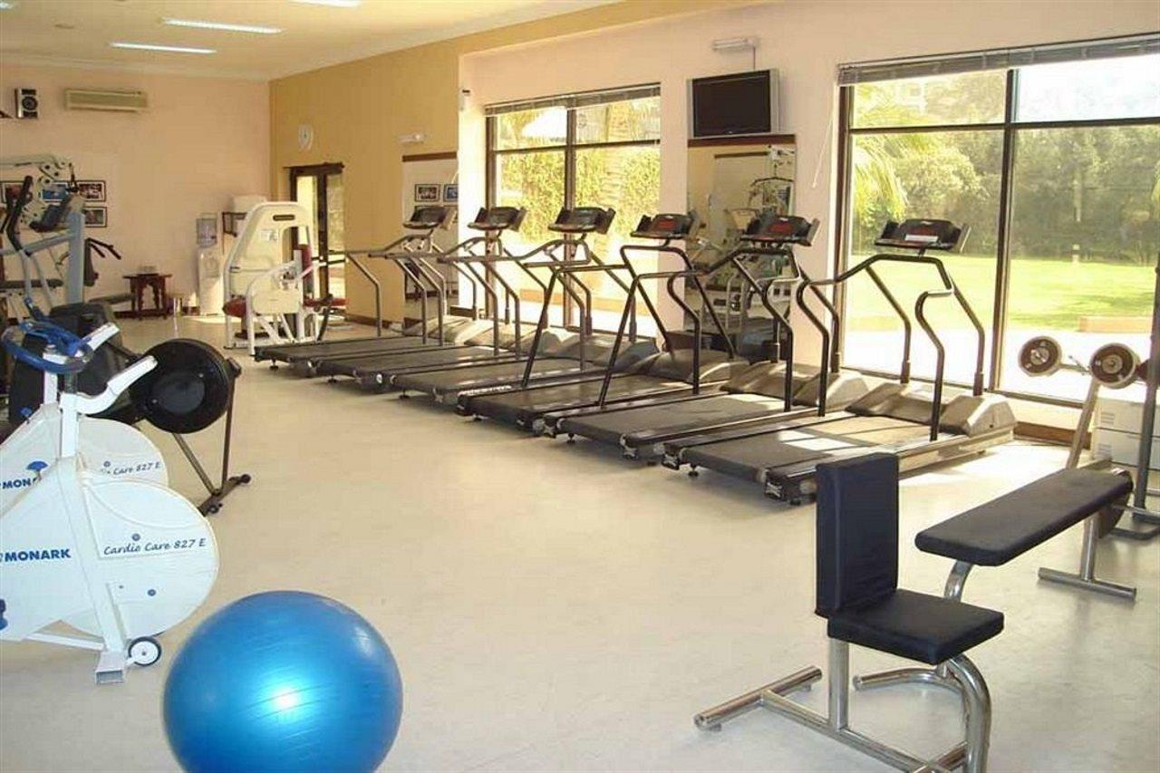 Avari Towers Karachi Exteriör bild A typical gym